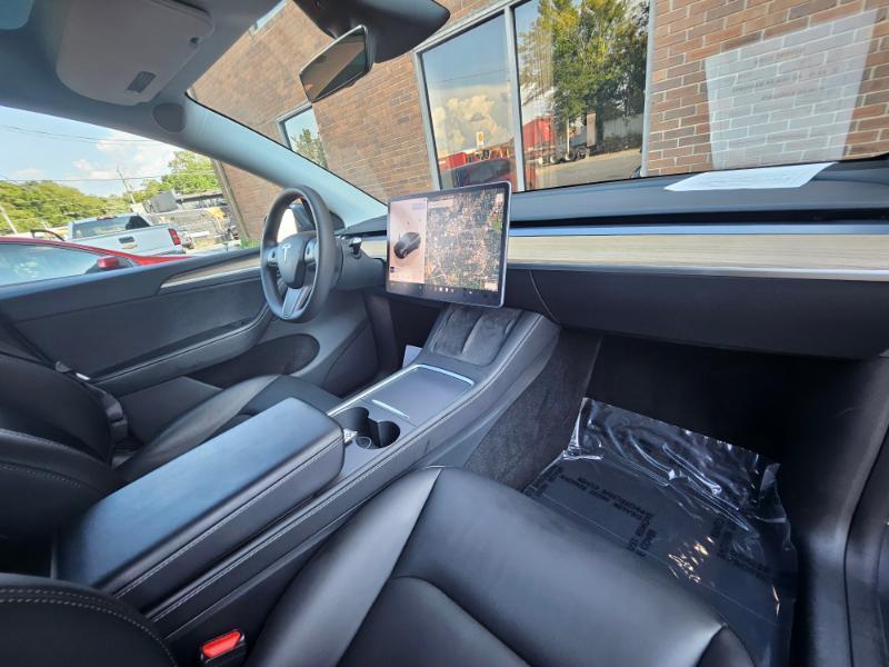 Tesla Model Y photo 58