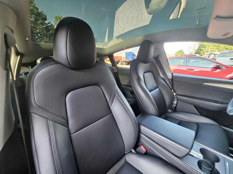 Tesla Model Y photo 59