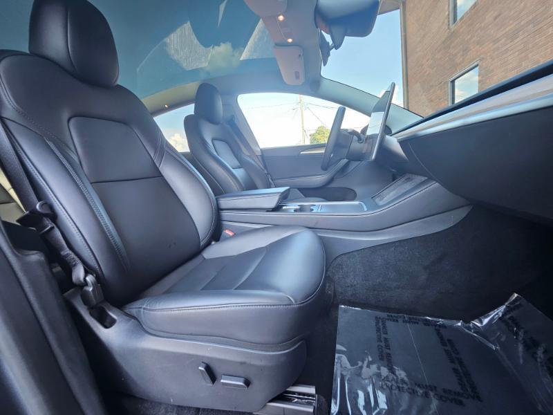 Tesla Model Y photo 60