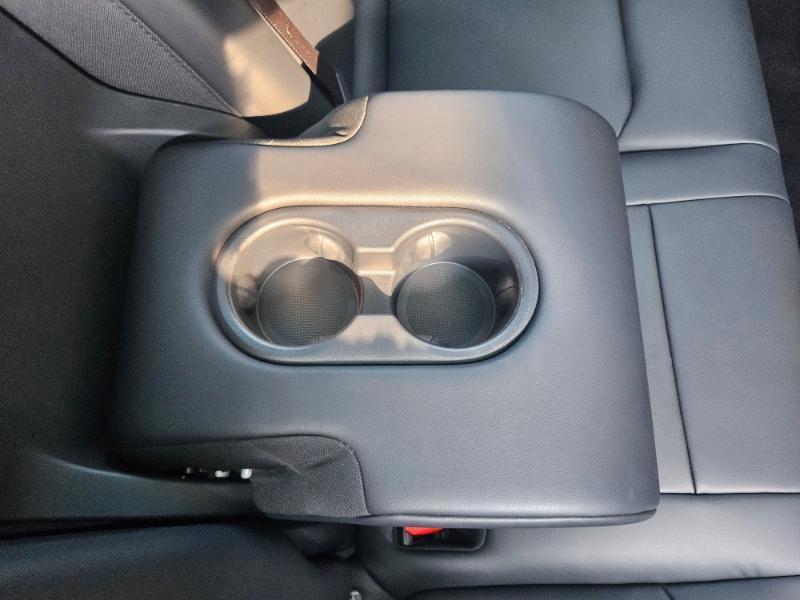 Tesla Model Y photo 66