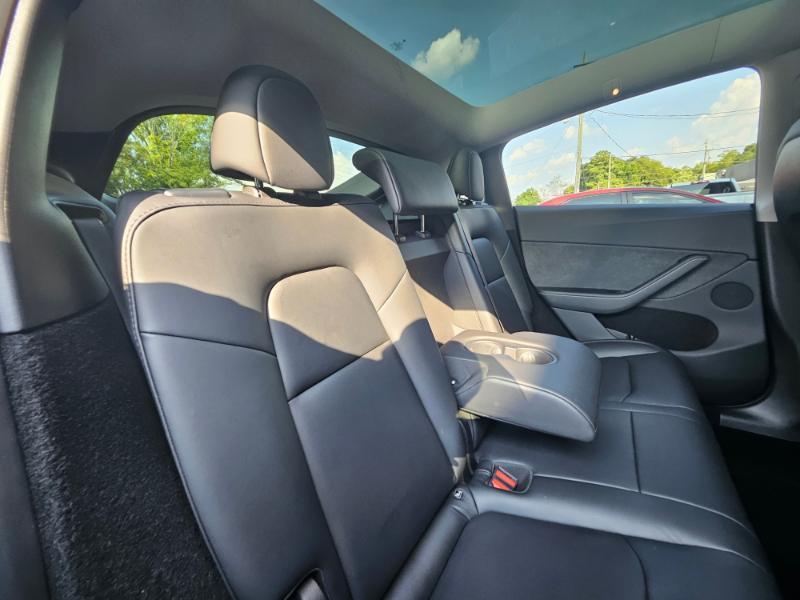 Tesla Model Y photo 68