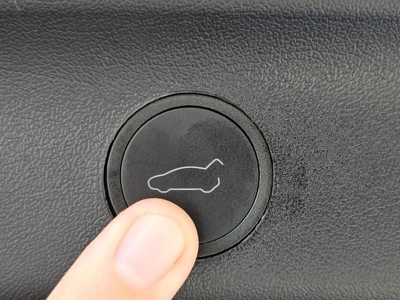 Tesla Model Y photo 74