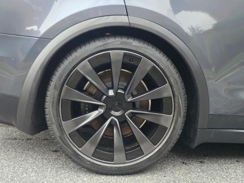 Tesla Model X photo 16