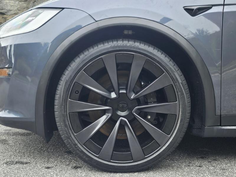 Tesla Model X photo 18