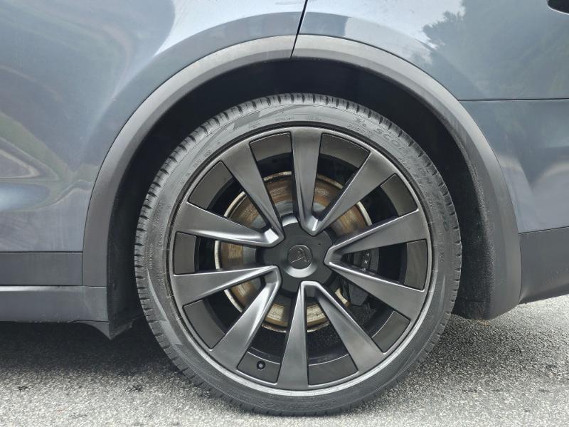 Tesla Model X photo 19