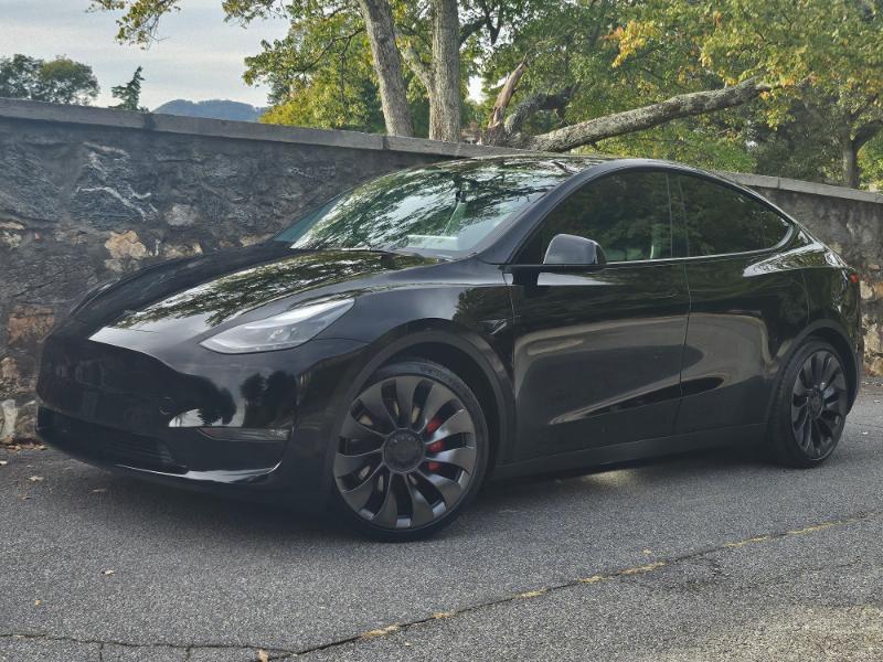 Tesla Model Y photo 5