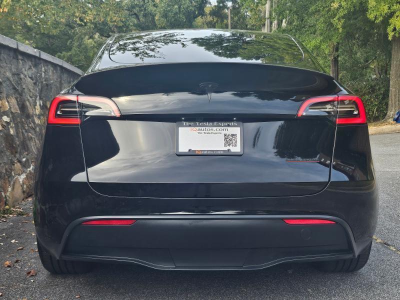 Tesla Model Y photo 9