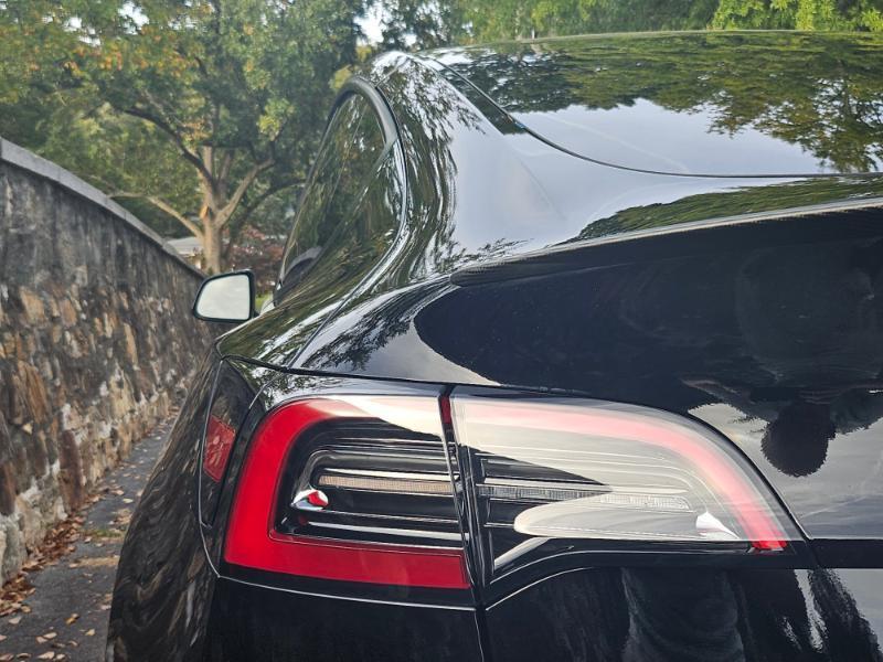 Tesla Model Y photo 29