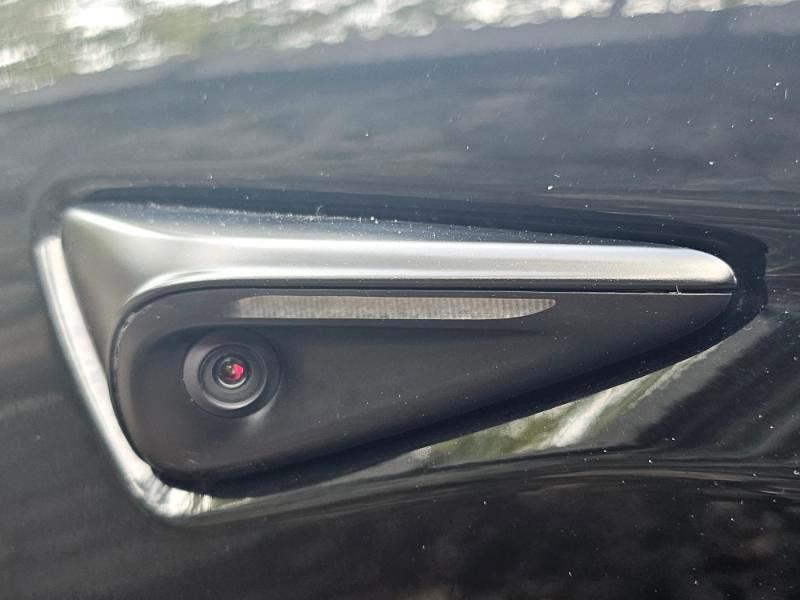 Tesla Model Y photo 34