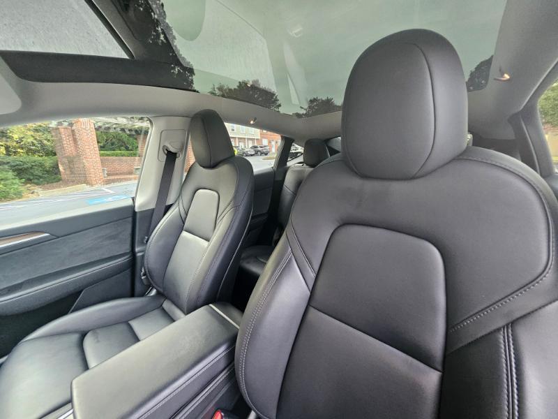 Tesla Model Y photo 40