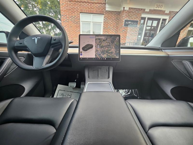 Tesla Model Y photo 41