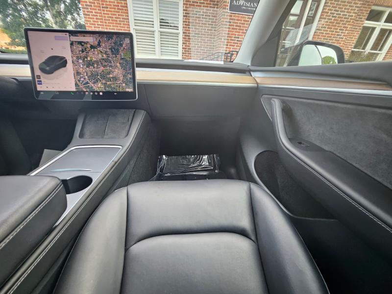 Tesla Model Y photo 56
