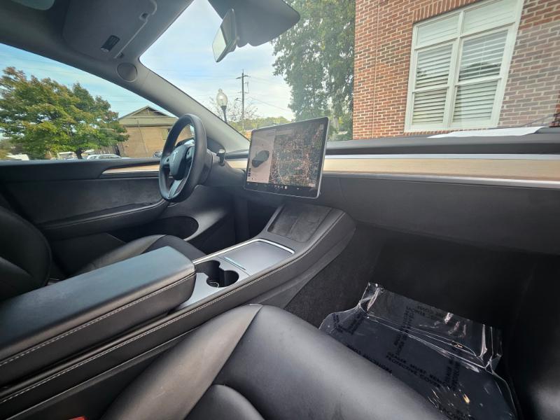 Tesla Model Y photo 58