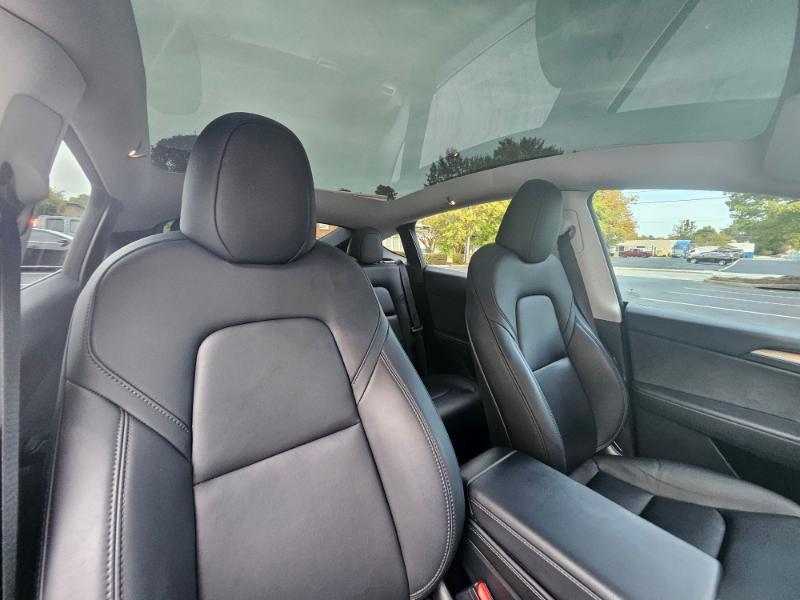 Tesla Model Y photo 59