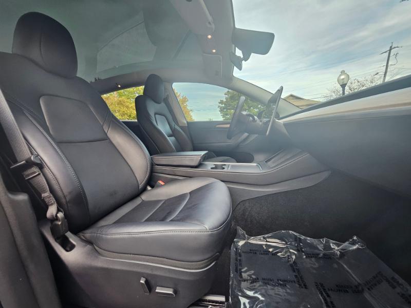 Tesla Model Y photo 60