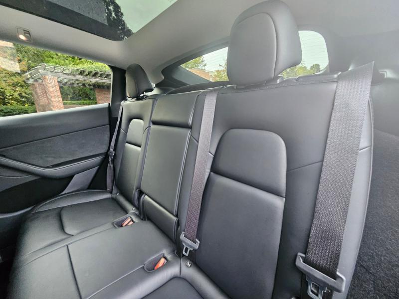 Tesla Model Y photo 63
