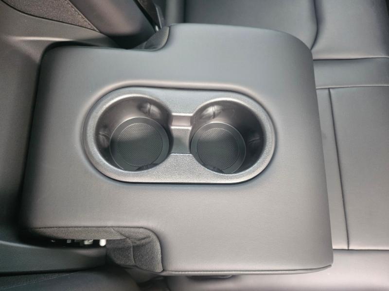 Tesla Model Y photo 66