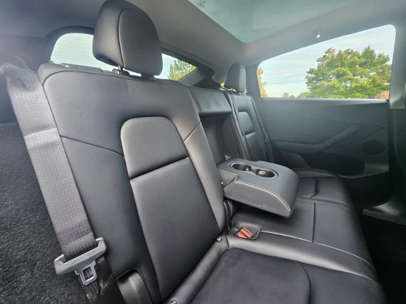 Tesla Model Y photo 68