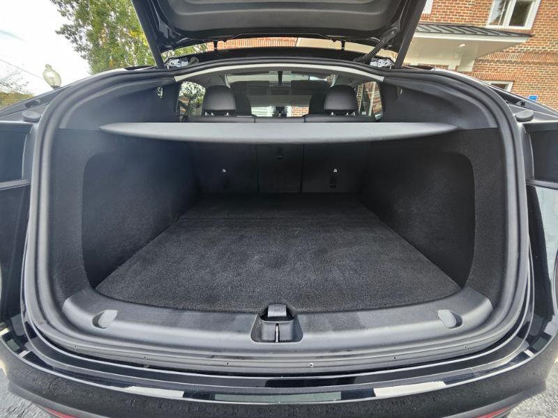 Tesla Model Y photo 70