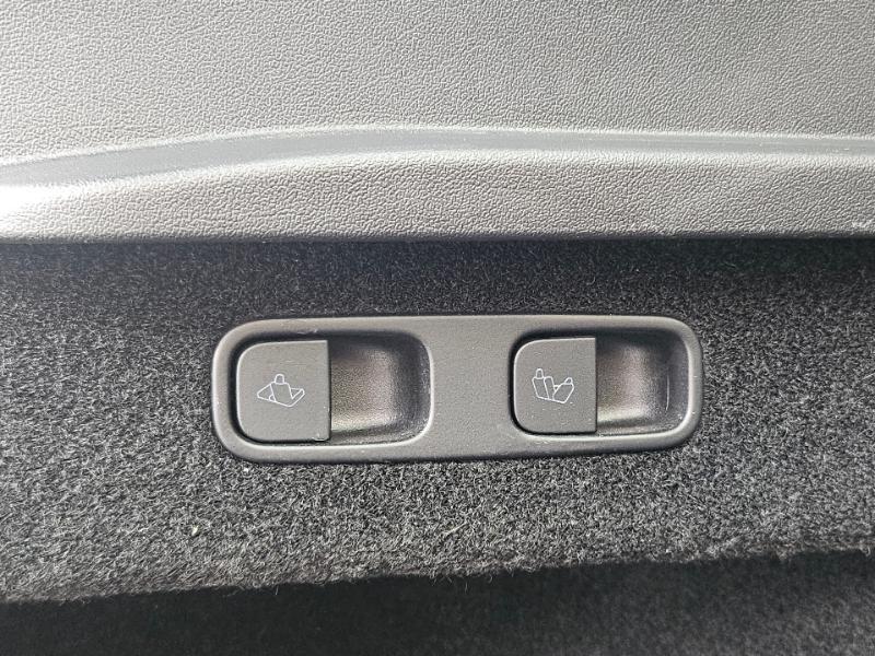 Tesla Model Y photo 73