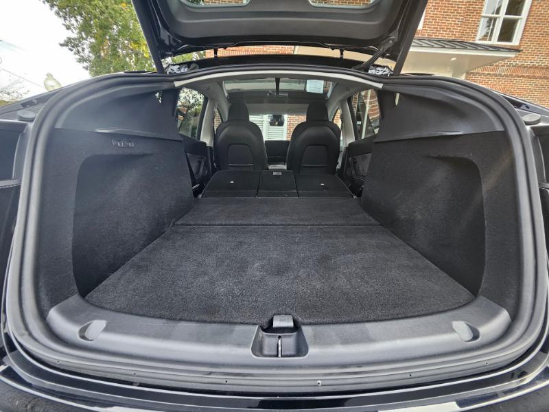 Tesla Model Y photo 74