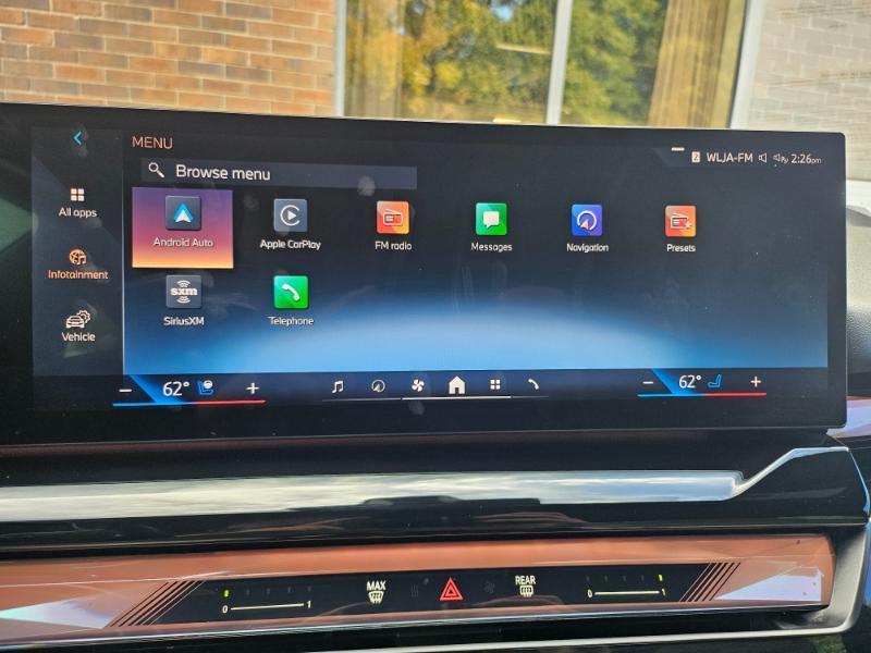 BMW i5 photo 2
