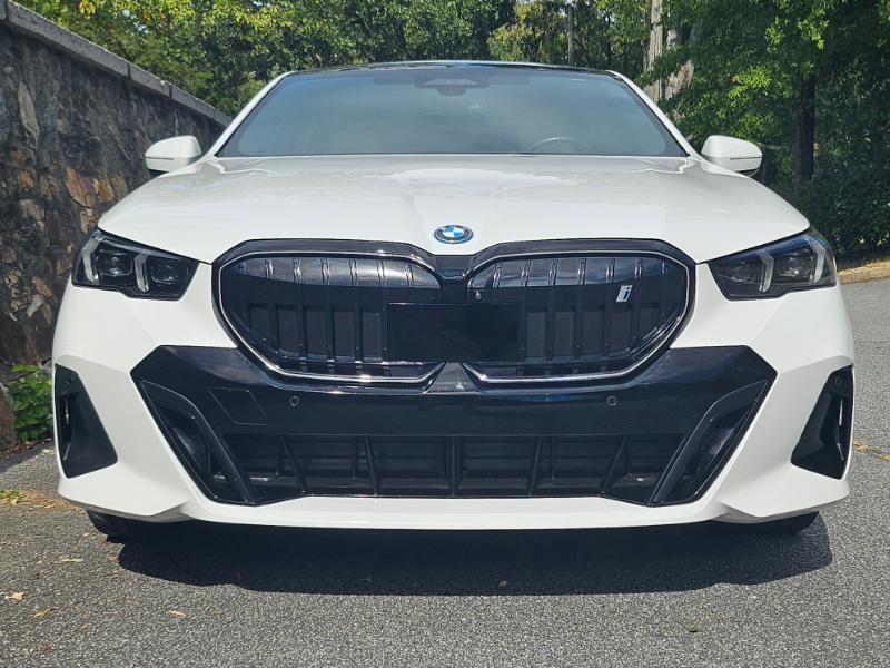 BMW i5 photo 4