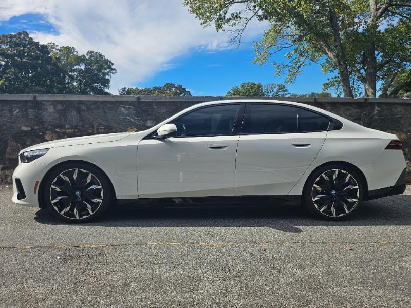 BMW i5 photo 6