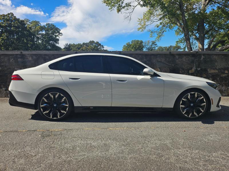 BMW i5 photo 8