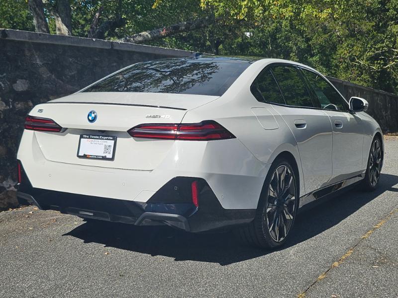 BMW i5 photo 9
