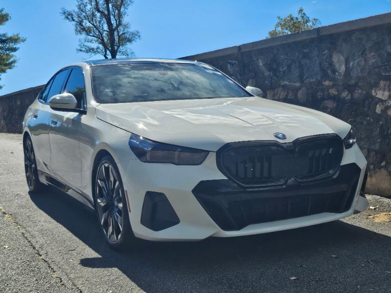 BMW i5 photo 10