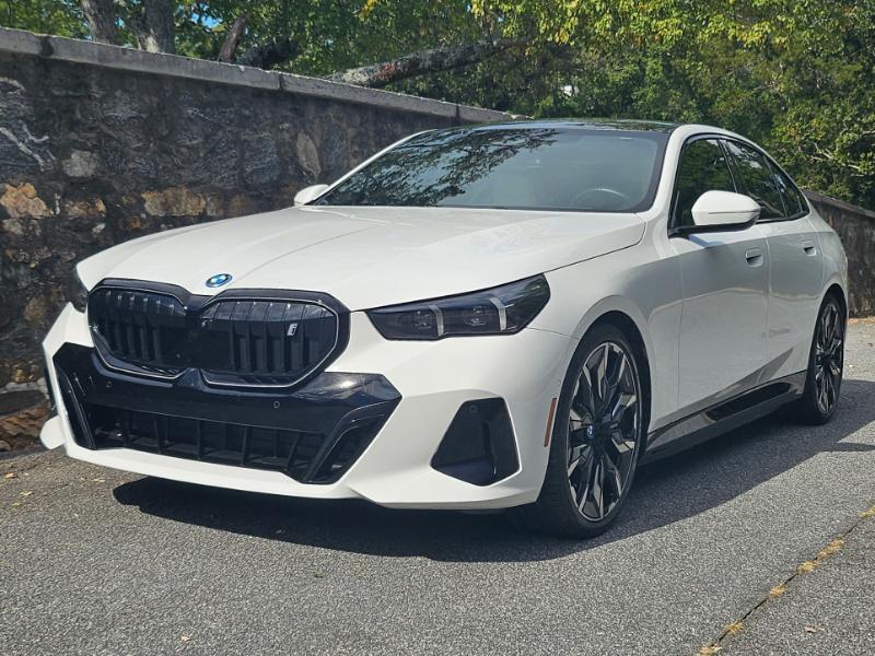 BMW i5 photo 12