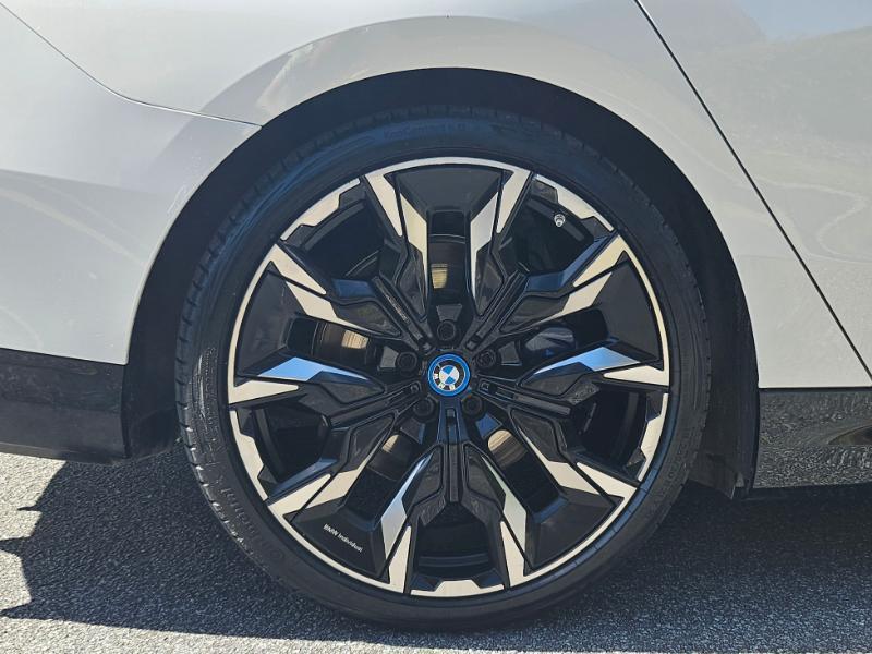 BMW i5 photo 14