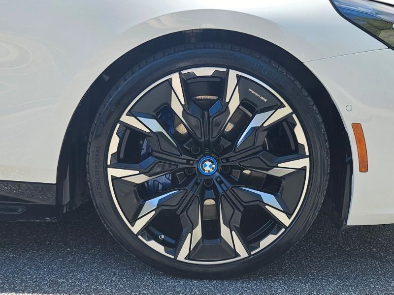 BMW i5 photo 15