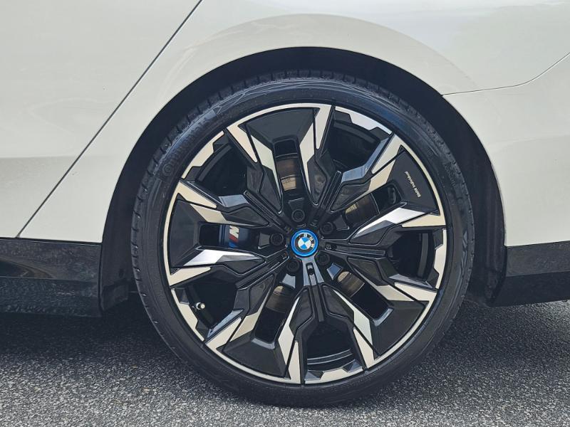 BMW i5 photo 17