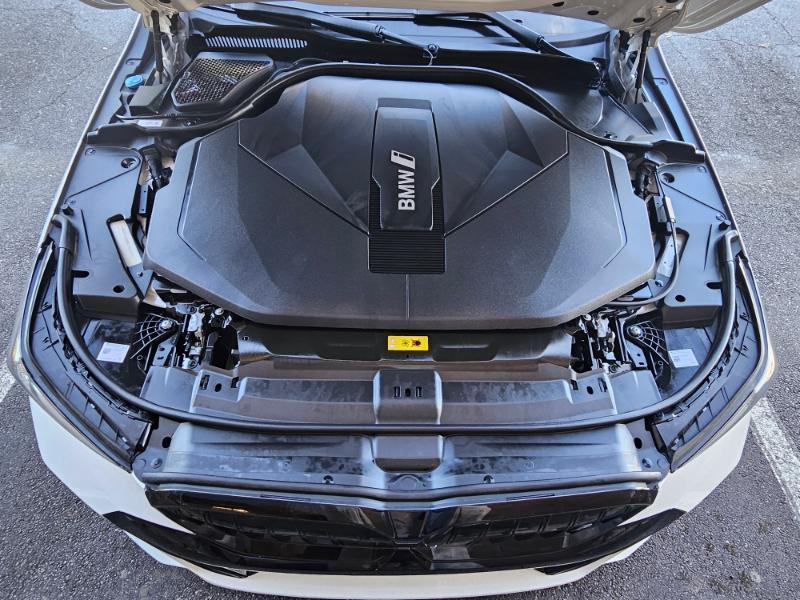 BMW i5 photo 24