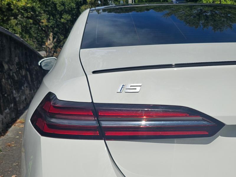 BMW i5 photo 26