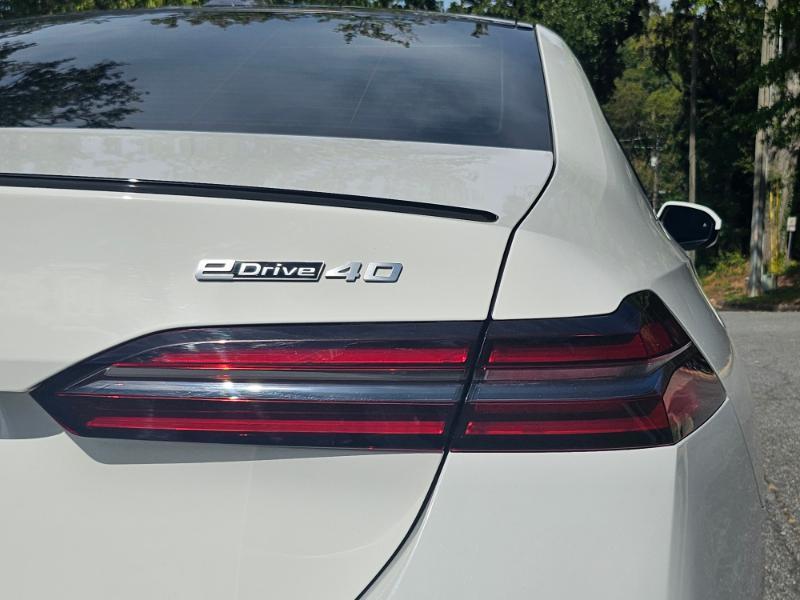BMW i5 photo 28