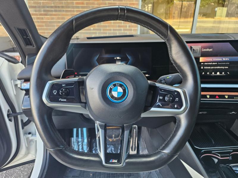 BMW i5 photo 38