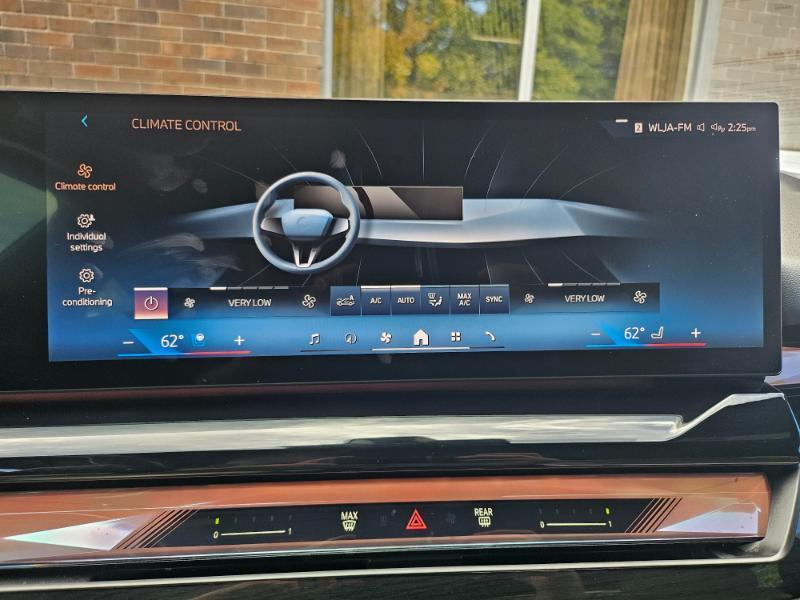BMW i5 photo 49