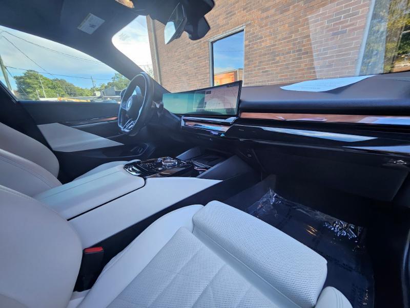 BMW i5 photo 61