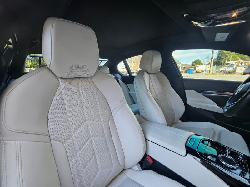 BMW i5 photo 62