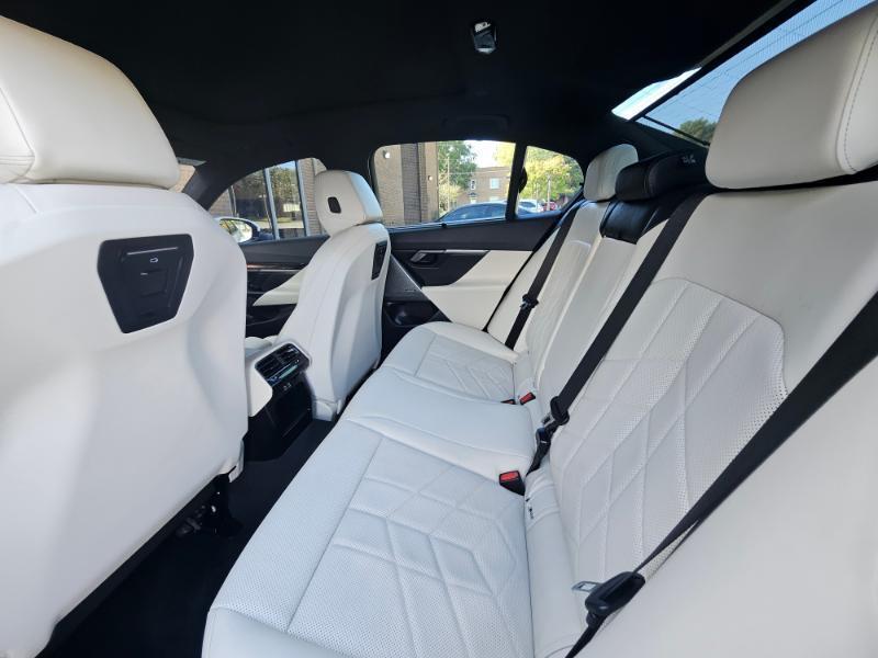 BMW i5 photo 69