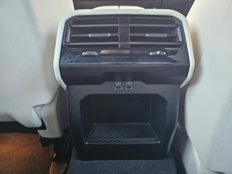 BMW i5 photo 70