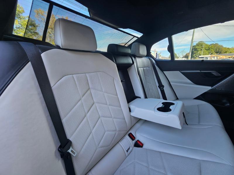 BMW i5 photo 75