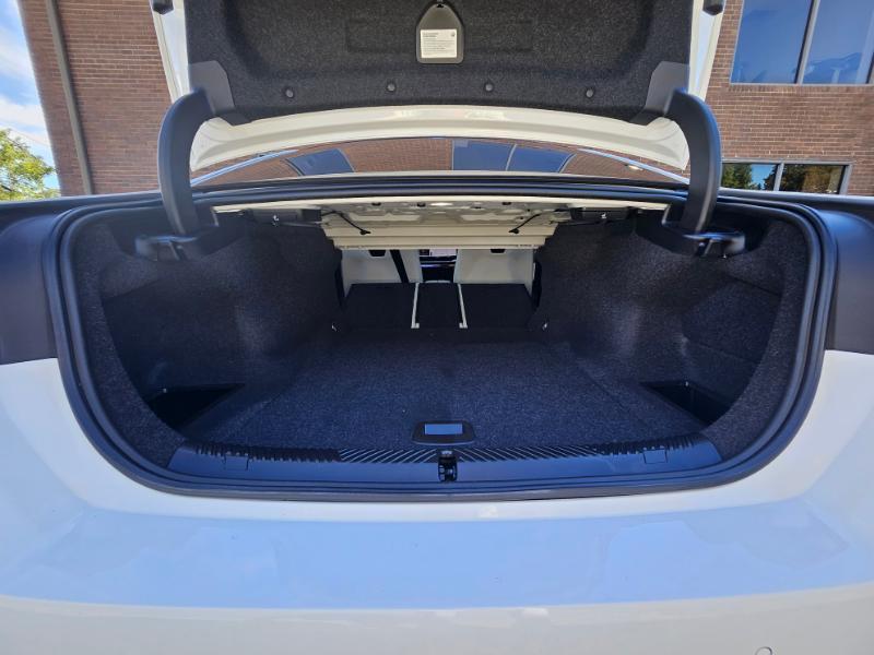 BMW i5 photo 80