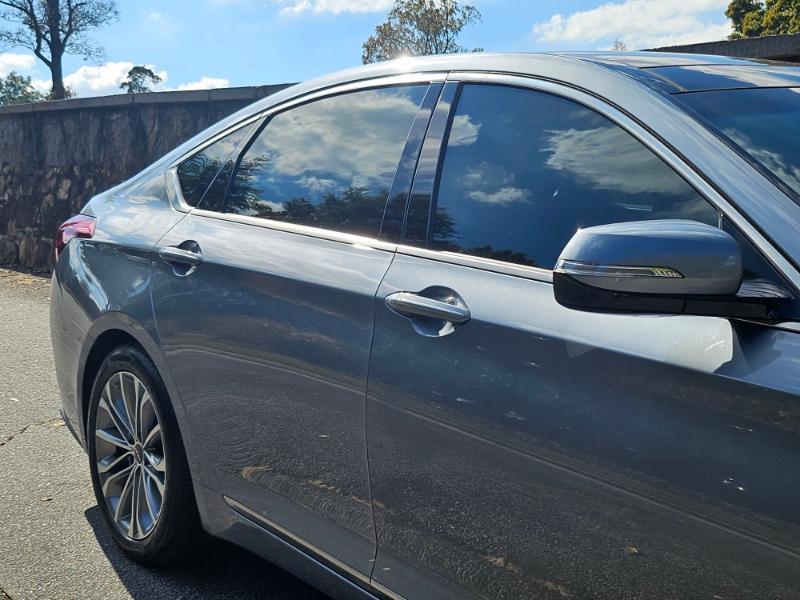 Genesis G80 photo 18