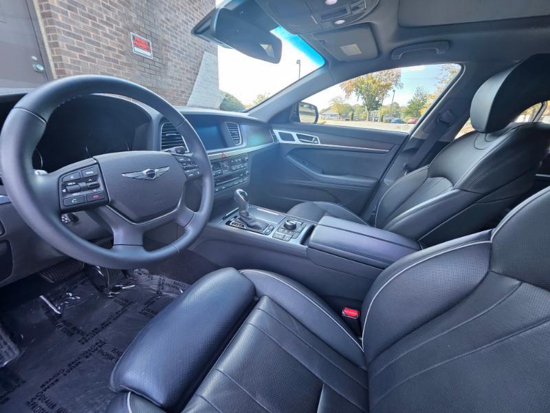 Genesis G80 photo 38