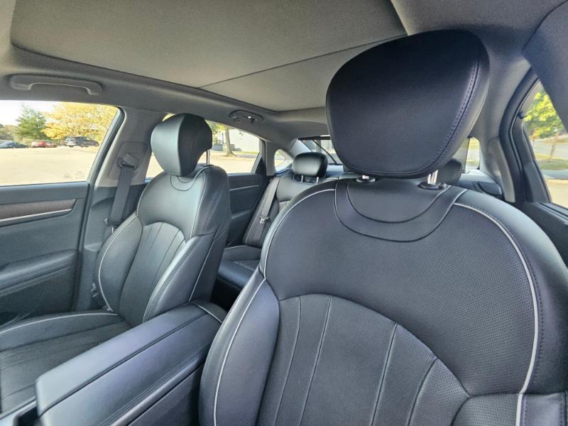 Genesis G80 photo 42