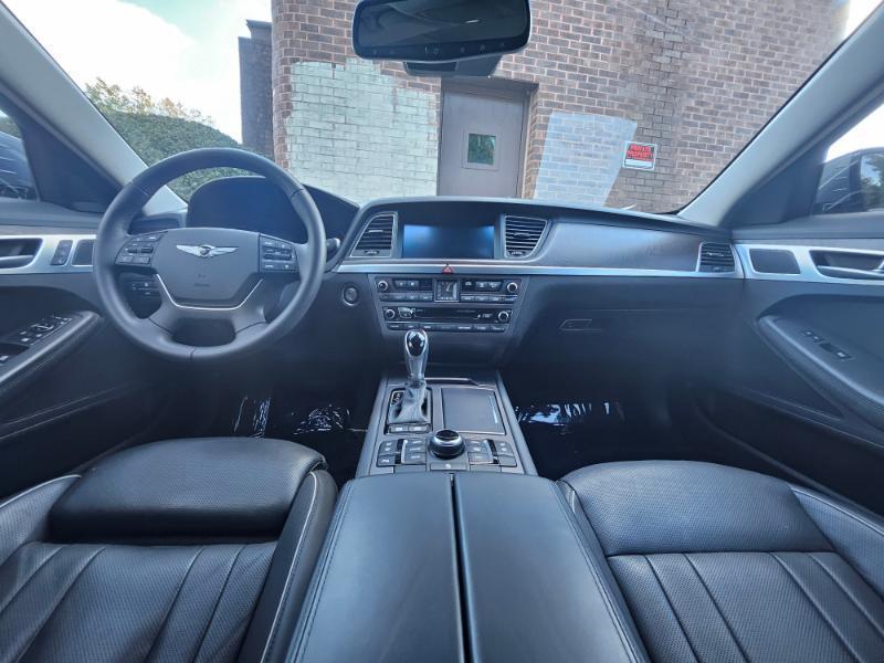 Genesis G80 photo 43